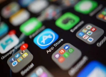 生活可以離開手機，手機卻離不開生活